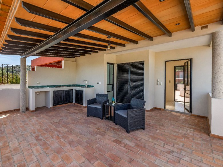 Villa Lorenzo — 23 photos