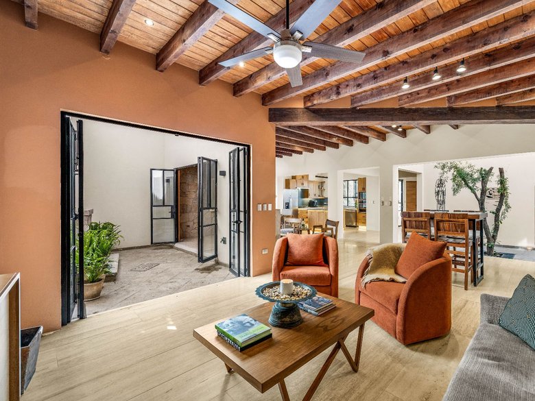Villa Lorenzo — 11 photos