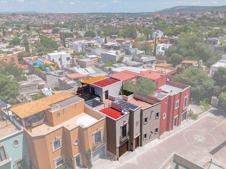 Villa Lorenzo — 26 photos