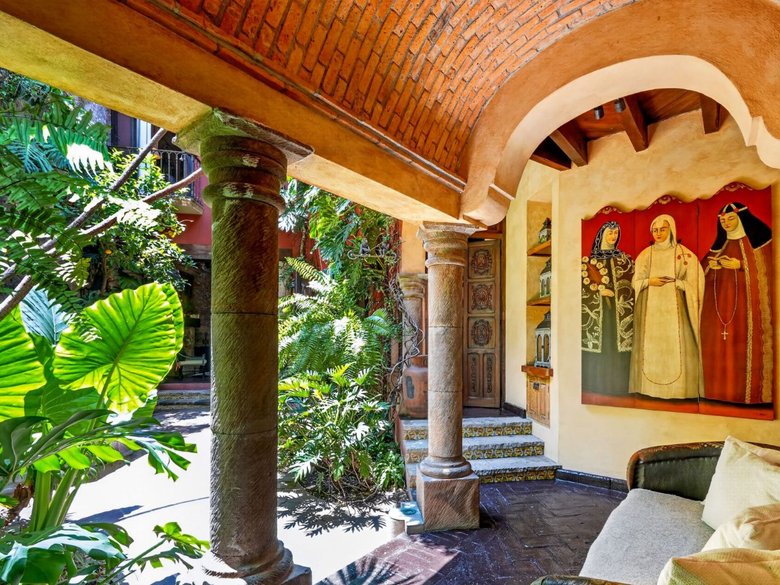 Villa Escondida — 12 photos