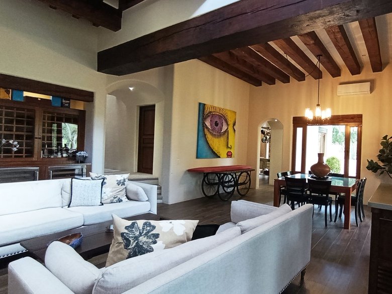 Casa Confluencia — 8 photos