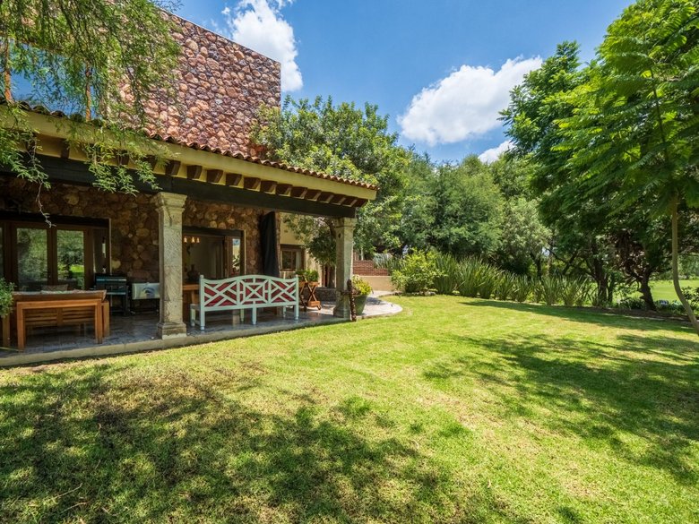 Casa Confluencia — 21 photos