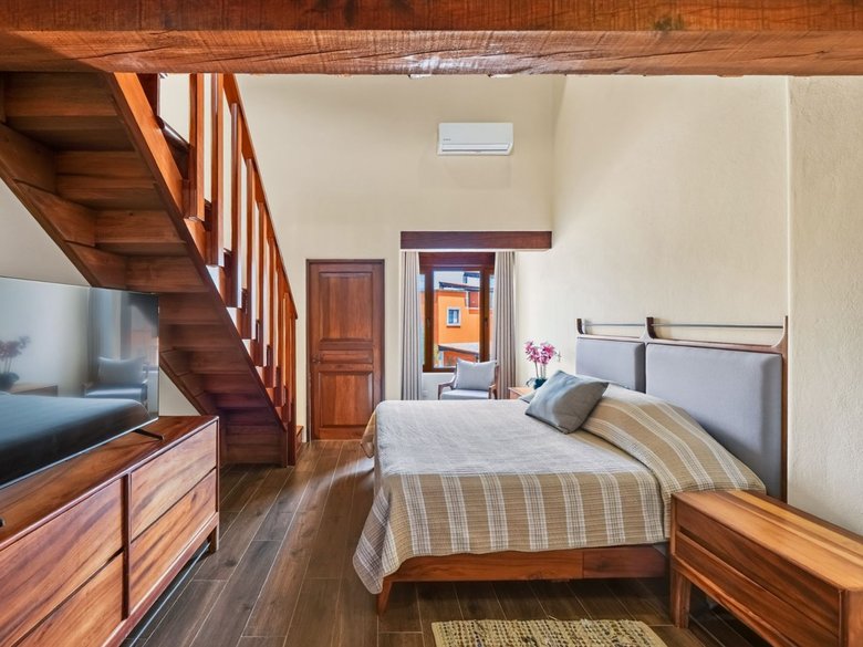 Casa Confluencia — 43 photos