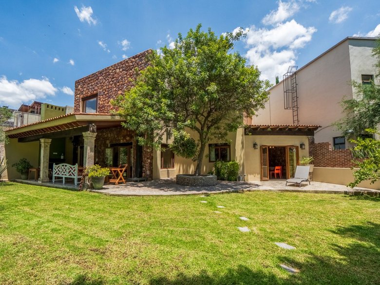 Casa Confluencia — 22 photos