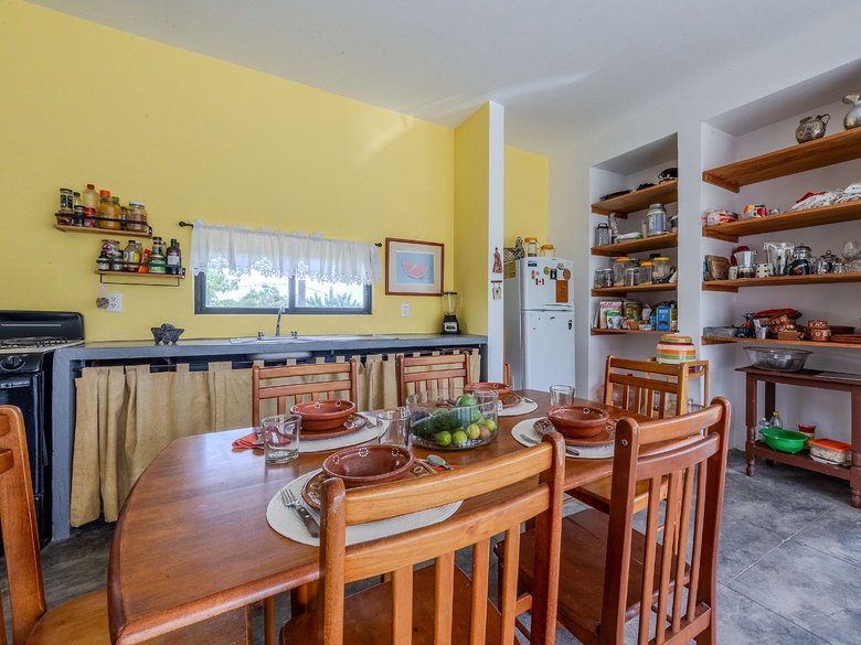 Casita Alcocer — 18 photos