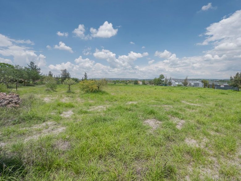 Country Living Near SMA — 6 photos