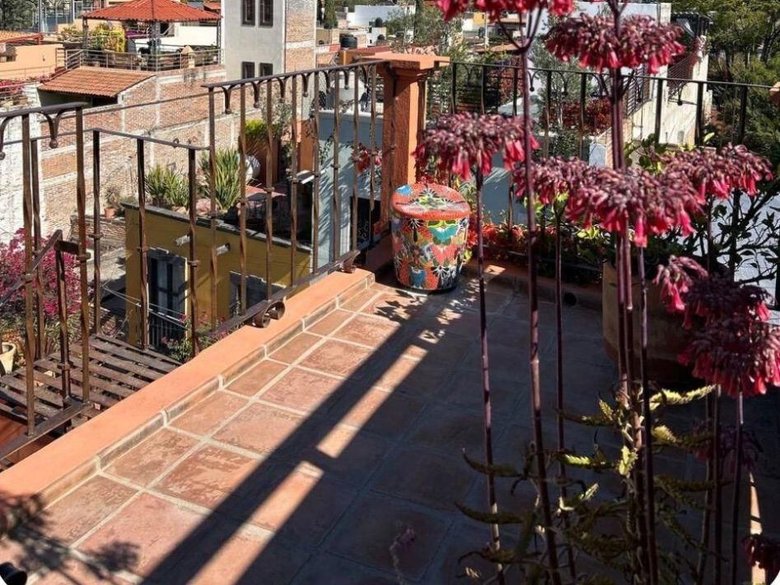 Casa Bebe — 5 photos