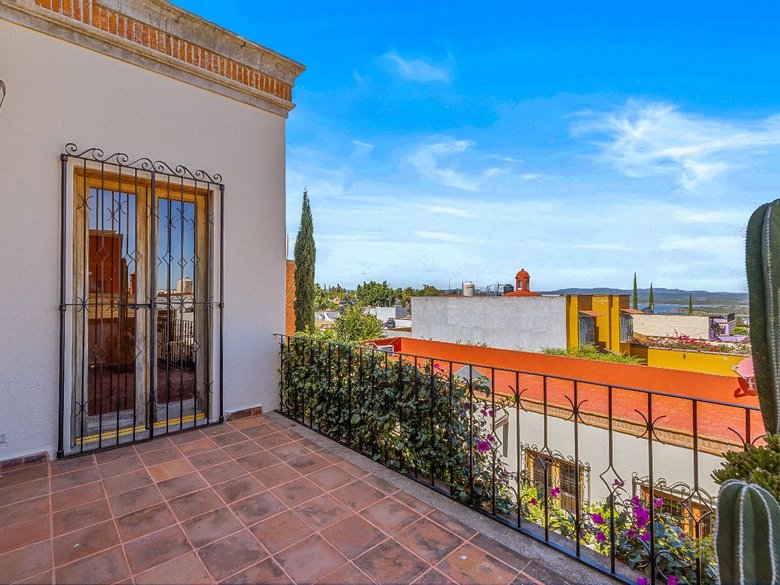 CASA CARLOTA — 12 photos