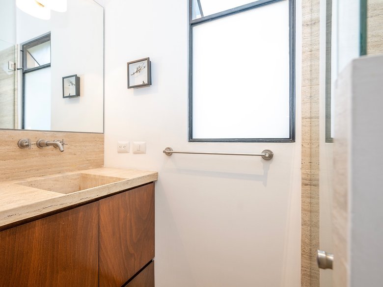 Modern Ground-Level Condo Near Centro — 18 photos