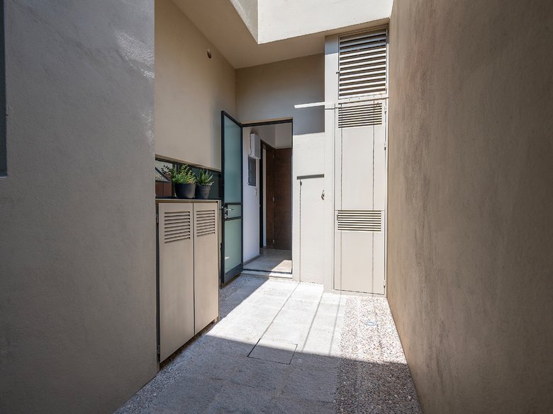 Modern Ground-Level Condo Near Centro — 22 photos