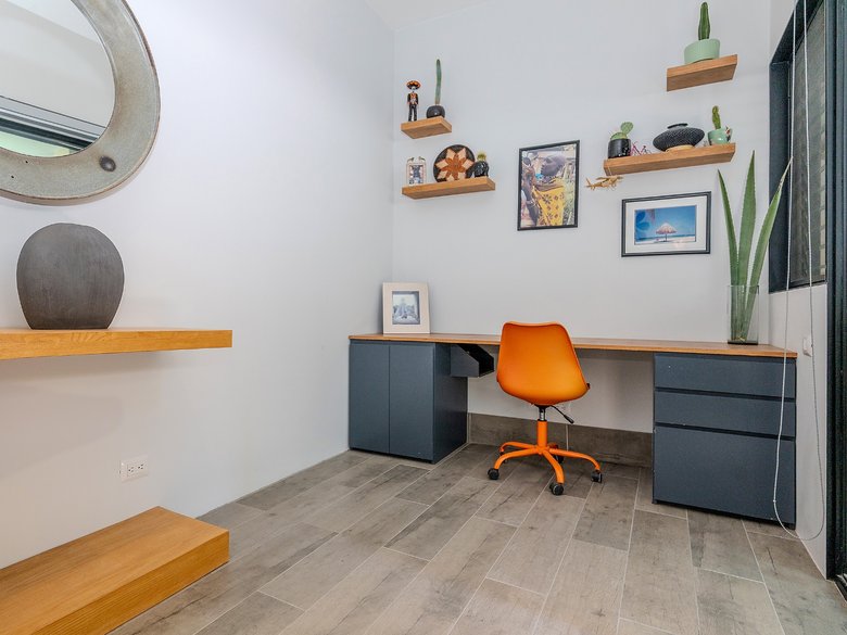Modern Ground-Level Condo Near Centro — 11 photos