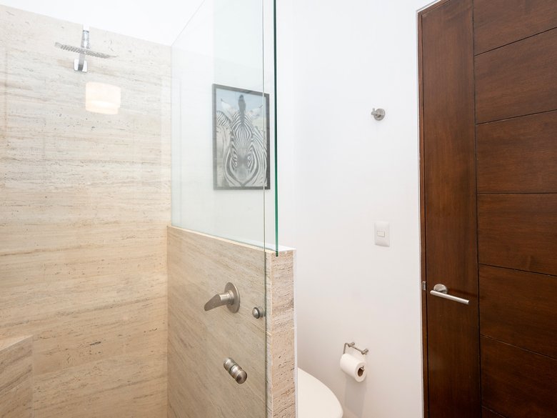 Modern Ground-Level Condo Near Centro — 19 photos