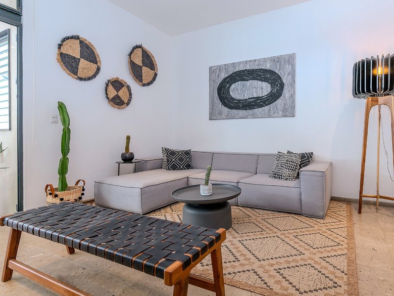 Modern Ground-Level Condo Near Centro — 14 photos