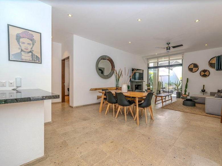 Modern Ground-Level Condo Near Centro — 16 photos