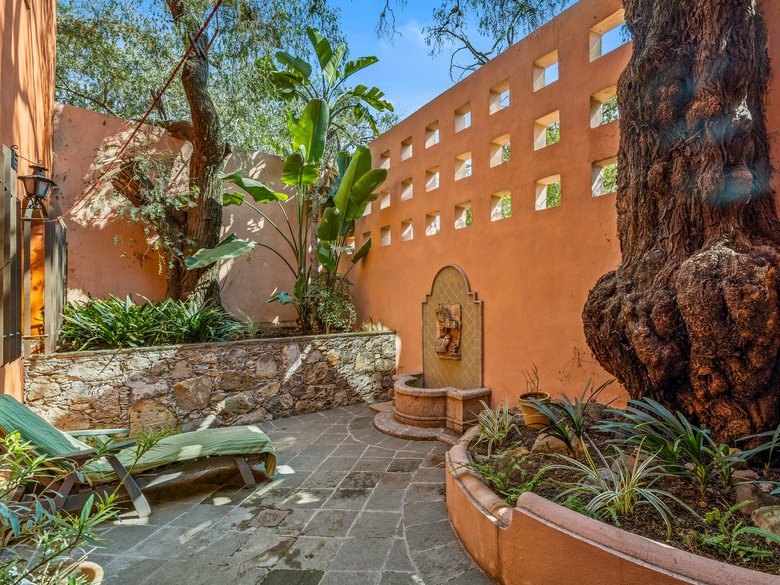 Casa Cielo — 10 photos