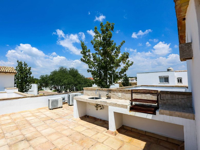 CASA TRUENOS — 22 photos