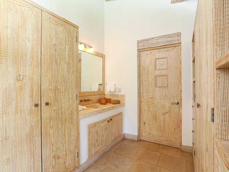 CASA TRUENOS — 17 photos
