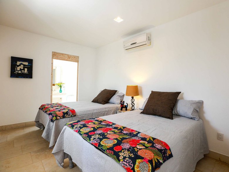 CASA TRUENOS — 18 photos