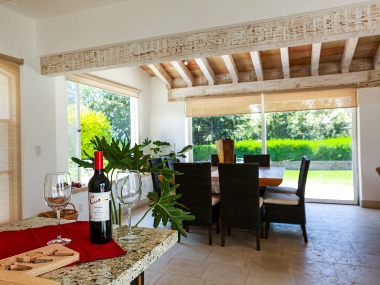 CASA TRUENOS — 10 photos