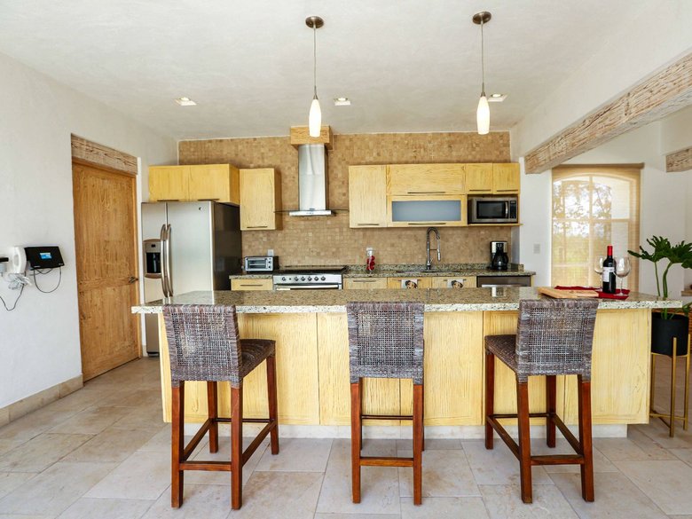 CASA TRUENOS — 8 photos