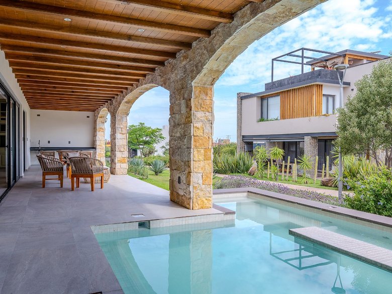 Casa Diego — 10 photos