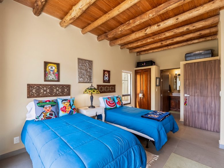 CASA RONDA DOS — 18 fotos