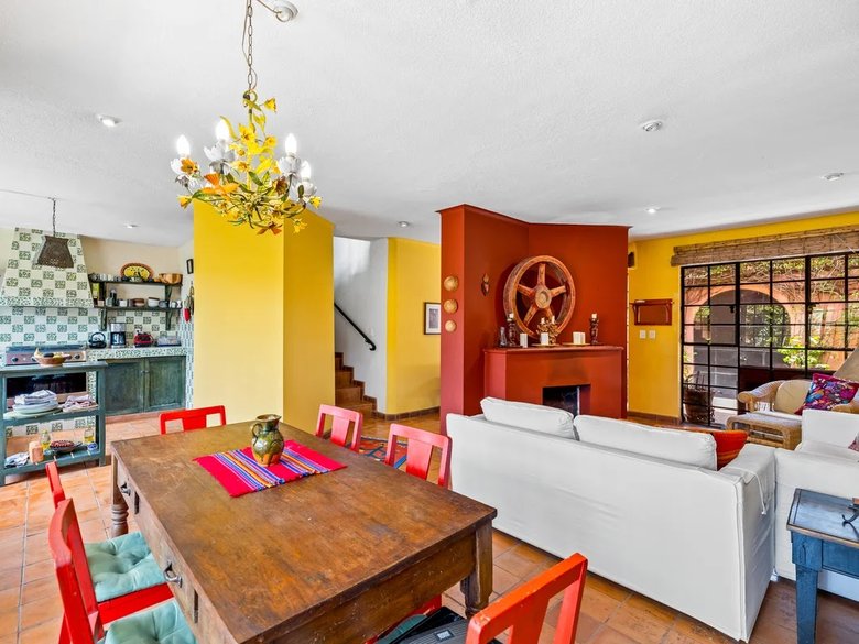 Queen Room for Rent at Casa Colibri (Available Sep-Dec,15 2026) — 5 photos