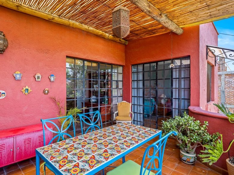 Queen Room for Rent at Casa Colibri (Available Sep-Dec,15 2026) — 10 photos