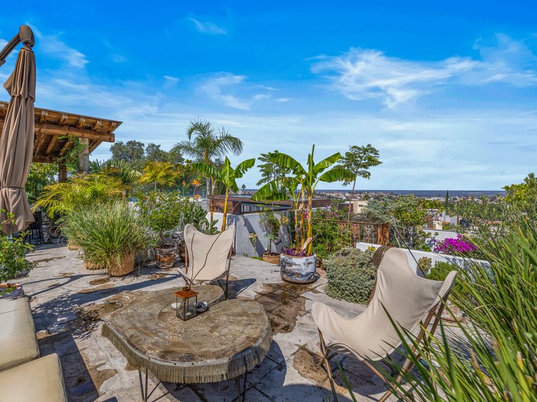 Casa Clae — 37 photos