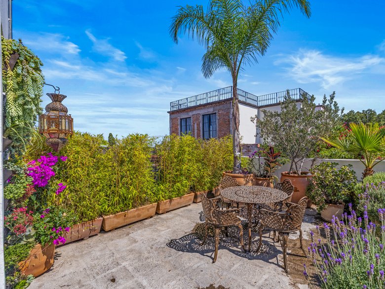 Casa Clae — 34 photos