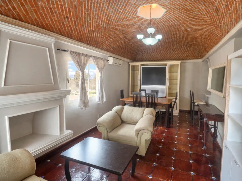 Acojedora Casa con Jardín — 7 photos