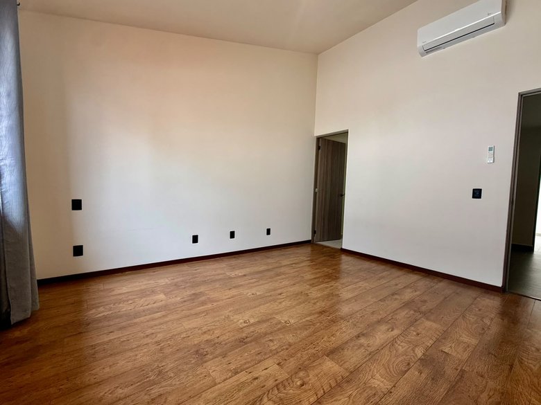 Nueva Escondida Living | 4BR — 19 photos