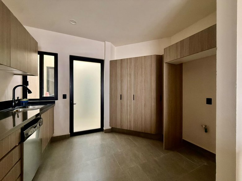 Nueva Escondida Living | 4BR — 6 photos