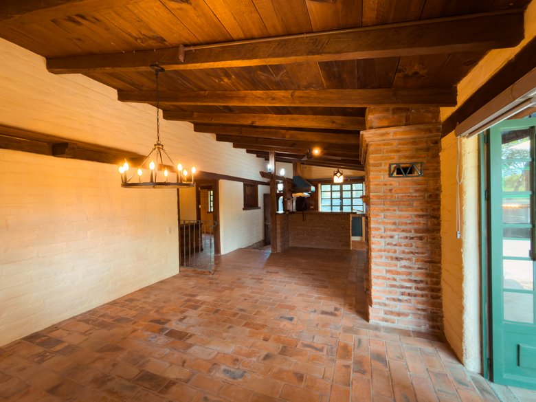 CASA ARBOLEDAS — 3 fotos