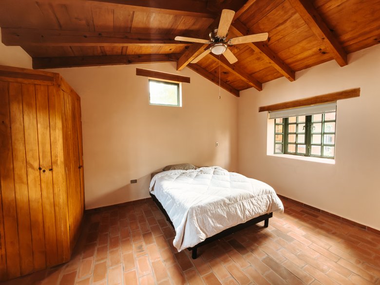 CASA ARBOLEDAS — 23 fotos