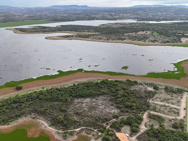 LOTE 1 PRIME FRENTE A LA PRESA EN VENTA — 3 photos