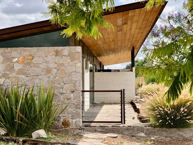 CASA 4 LAJA COUNTRY — 9 photos