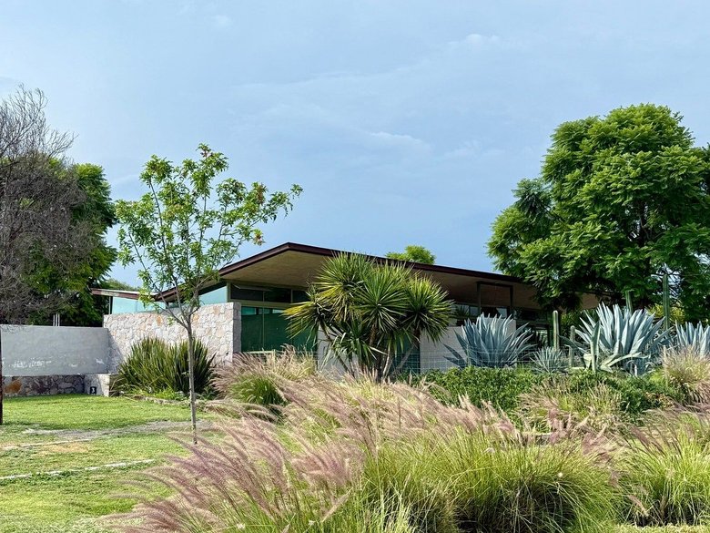 CASA 4 LAJA COUNTRY — 10 photos