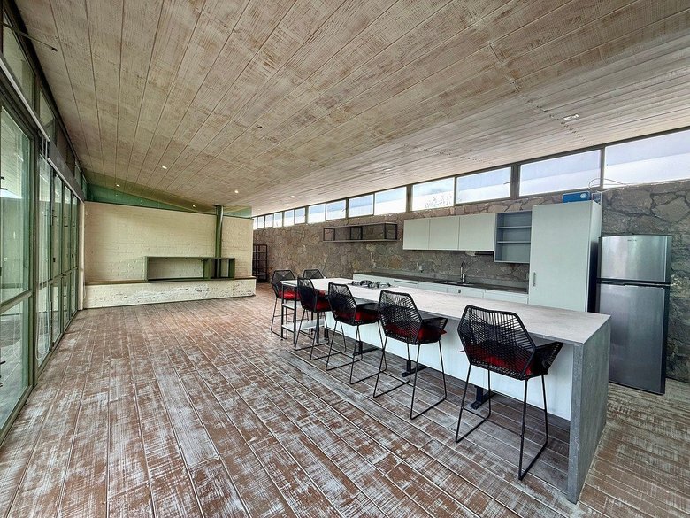 CASA 4 LAJA COUNTRY — 3 photos