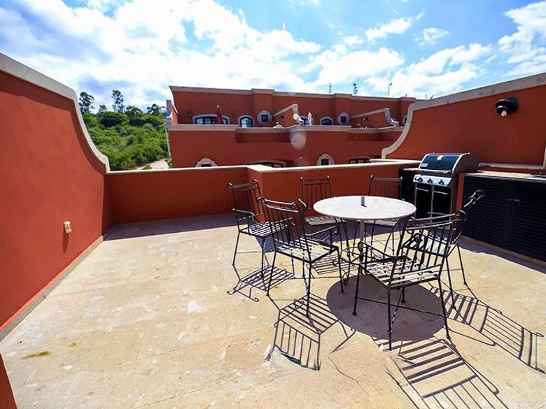 VILLA 8 HATSO — 4 photos