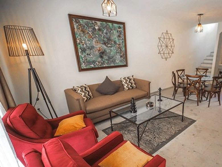 VILLA 8 HATSO — 2 photos