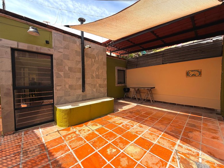 CASA ALLENDE — 7 photos