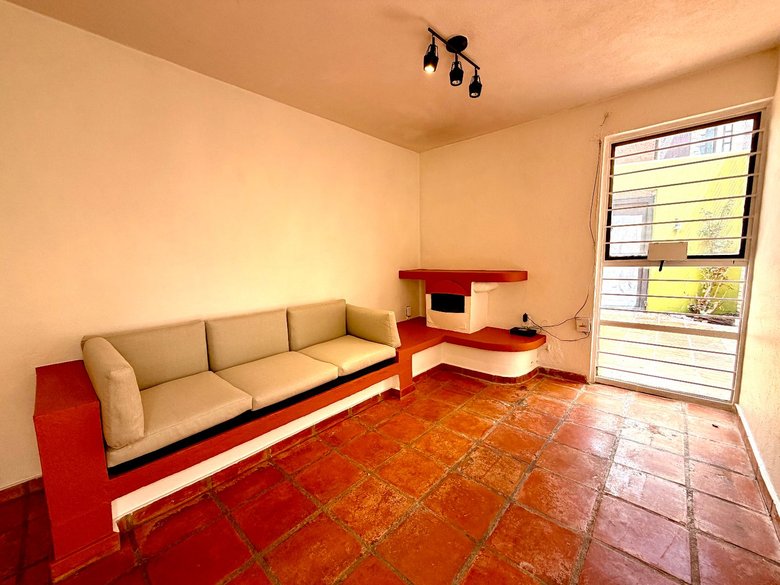 CASA ALLENDE — 8 photos