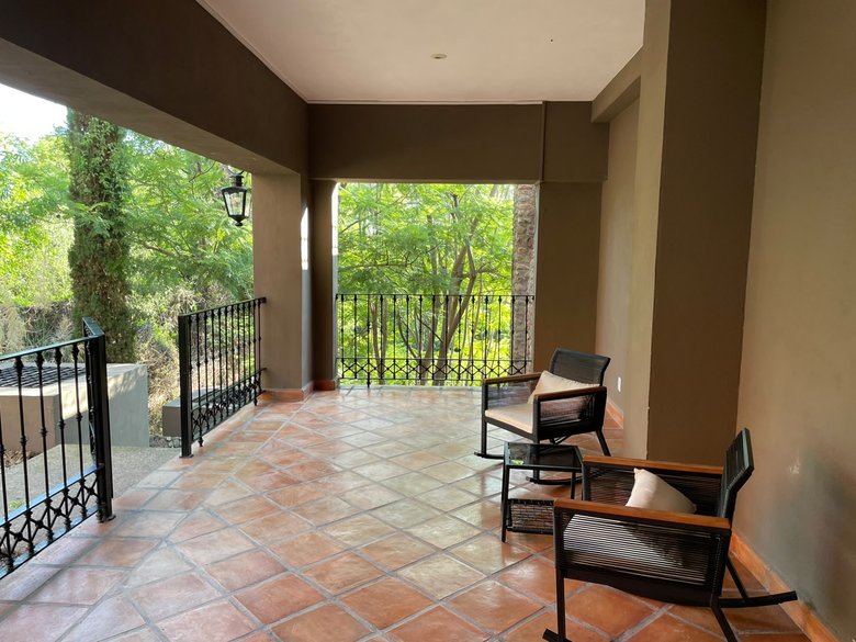 San Mateo Apartment — 19 photos