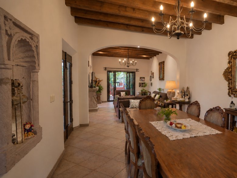 Casa Vista Antigua — 17 photos