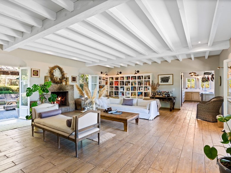 CASA POEMA — 3 photos