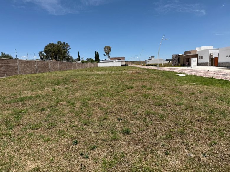 Cumbres de San Miguel Lot — 8 photos