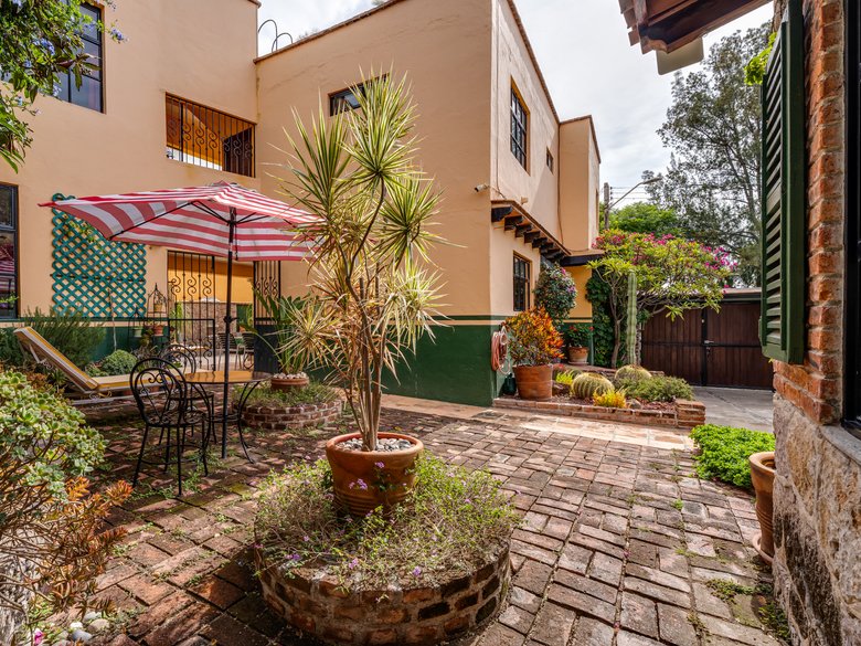 Casa Alba — 20 photos