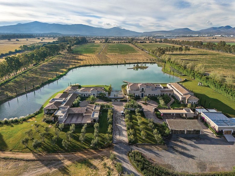 CASA ROMERO VIÑEDOS SANTA CATALINA — 3 photos