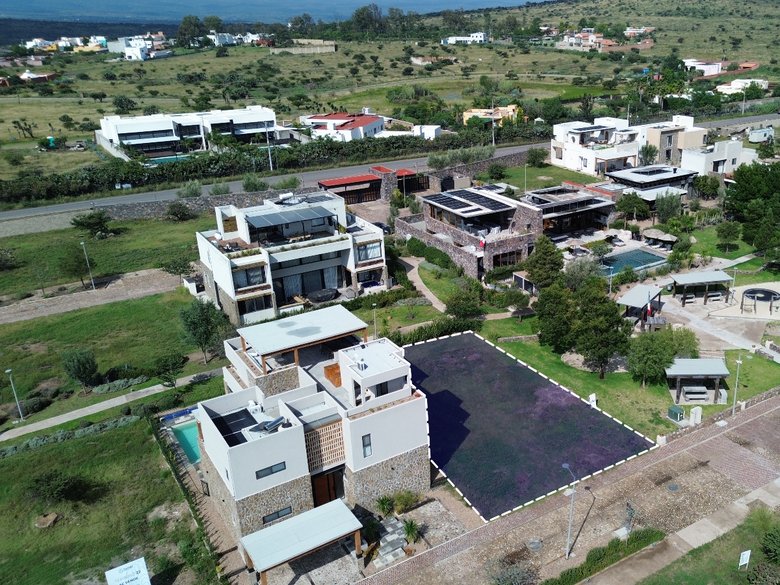 Terreno Exclusivo en SAHAI — 3 photos